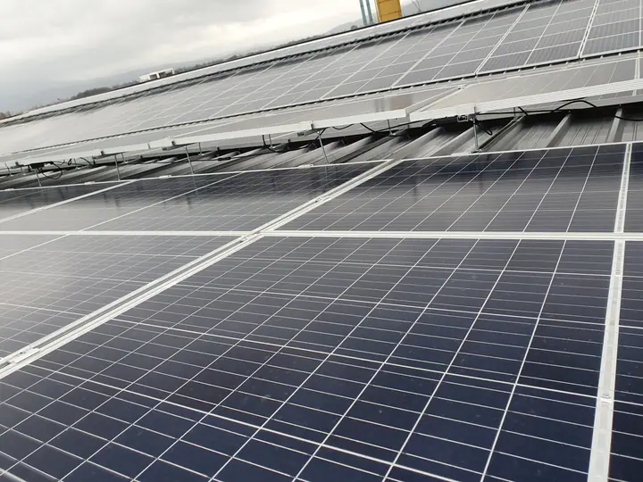 Moduli fotovoltaici in copertura